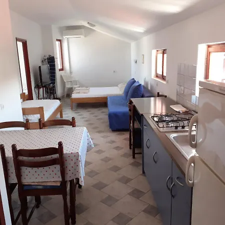 Apartment Vala *