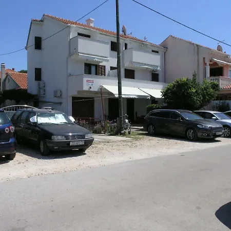 Vala Apartment *