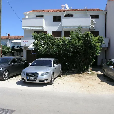 Apartment Vala *